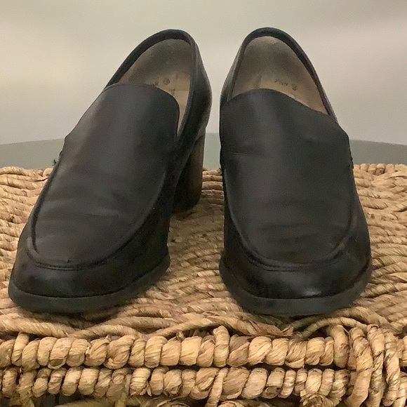 Black leather Enzo Angiolini women’s shoes